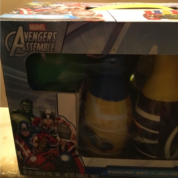 🆕 🎳 MARVEL AVENGERS BOWLING SET / Primary Colors / 6 Pins & 1 Bowling Ball 🎳 - Picture 8 of 12